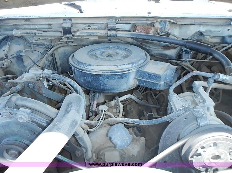 image for item J1206 1991 Ford F450 Super Duty flatbed truck