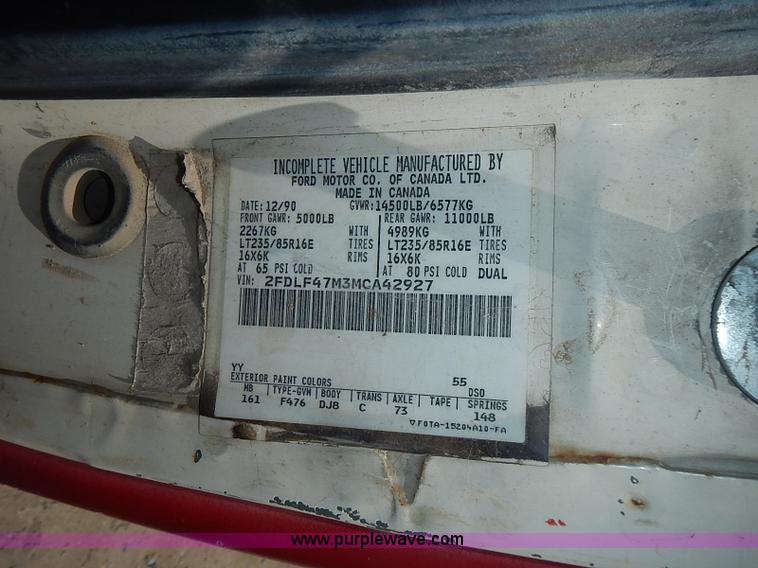 image for item J1206 1991 Ford F450 Super Duty flatbed truck