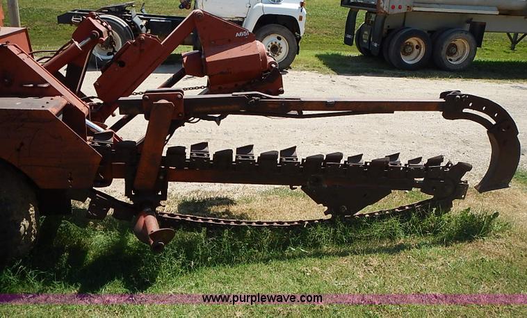 image for item J1209 Ditch Witch 6510 trencher