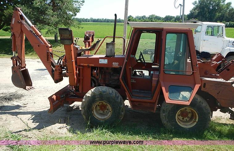 image for item J1209 Ditch Witch 6510 trencher