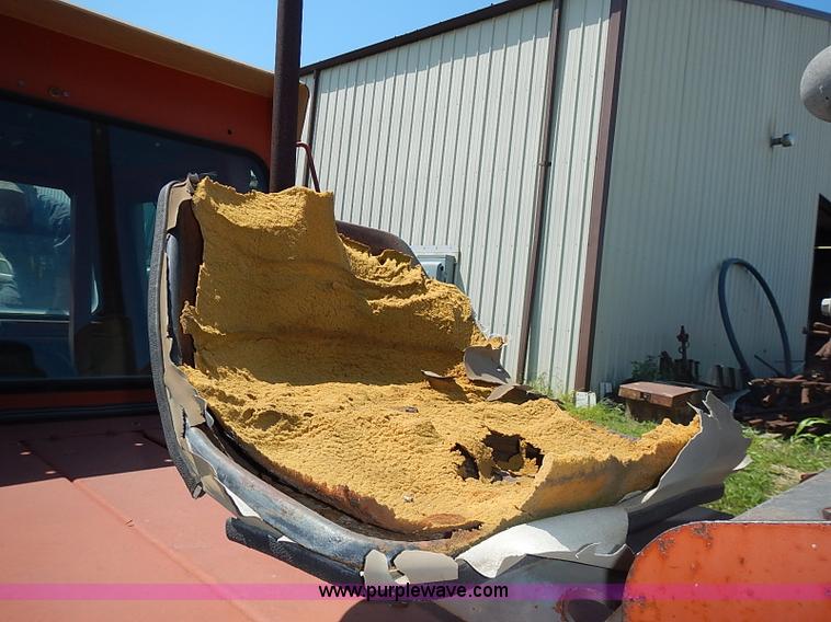 image for item J1209 Ditch Witch 6510 trencher