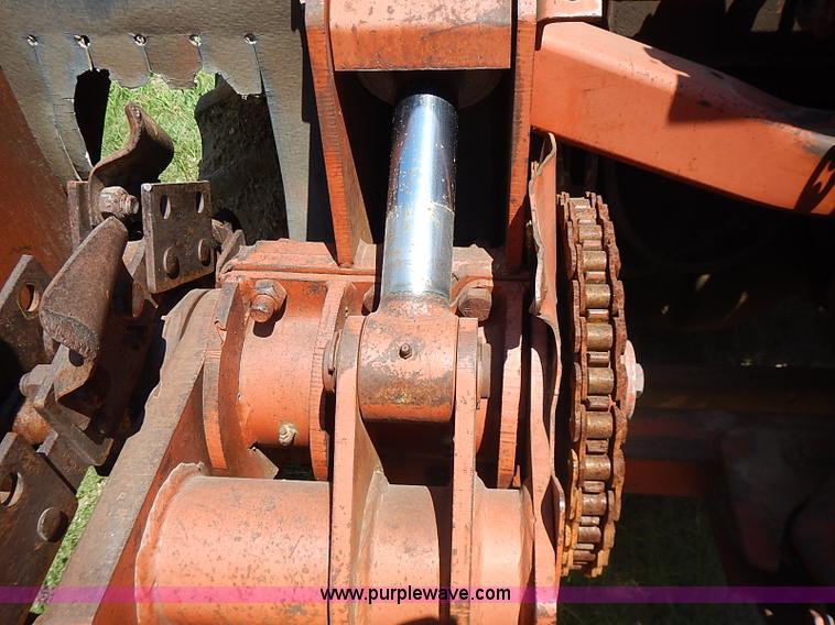 image for item J1209 Ditch Witch 6510 trencher