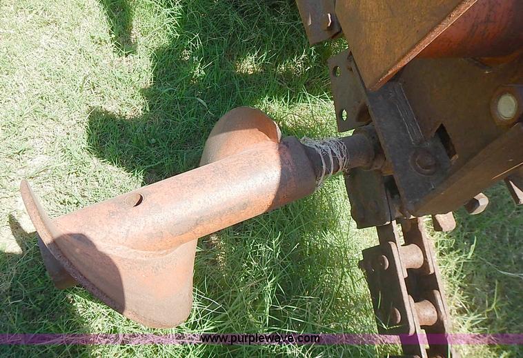 image for item J1209 Ditch Witch 6510 trencher