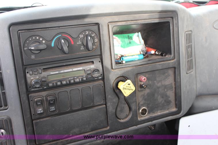 image for item J1226 2005 International 4200 flatbed truck