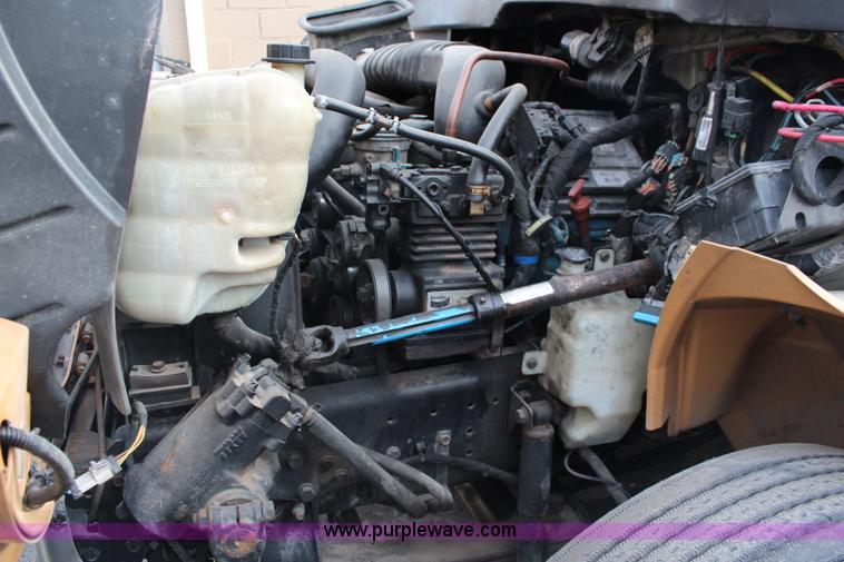 image for item J1226 2005 International 4200 flatbed truck