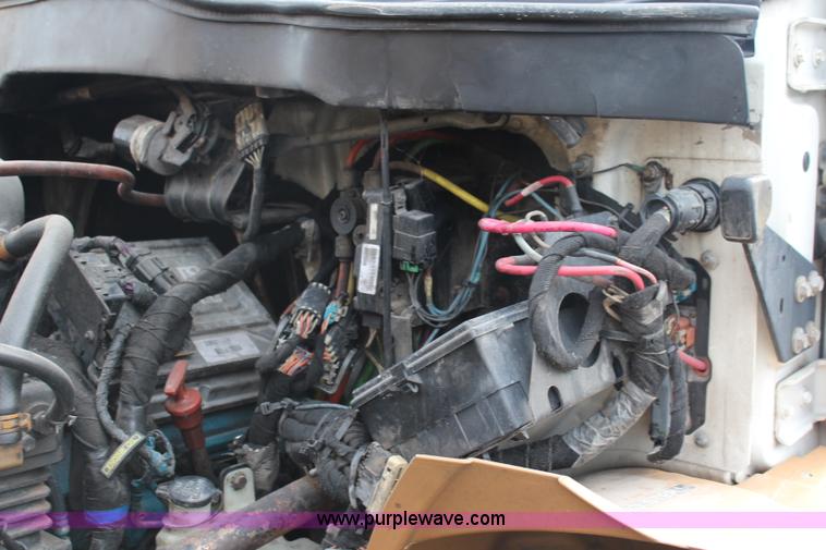 image for item J1226 2005 International 4200 flatbed truck