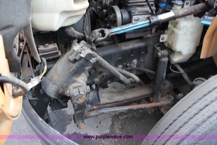 image for item J1226 2005 International 4200 flatbed truck