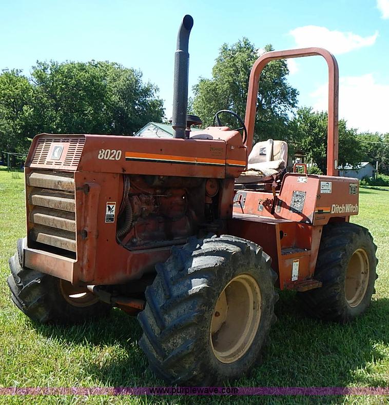 image for item J2073 1994 Ditch Witch 8020 trencher