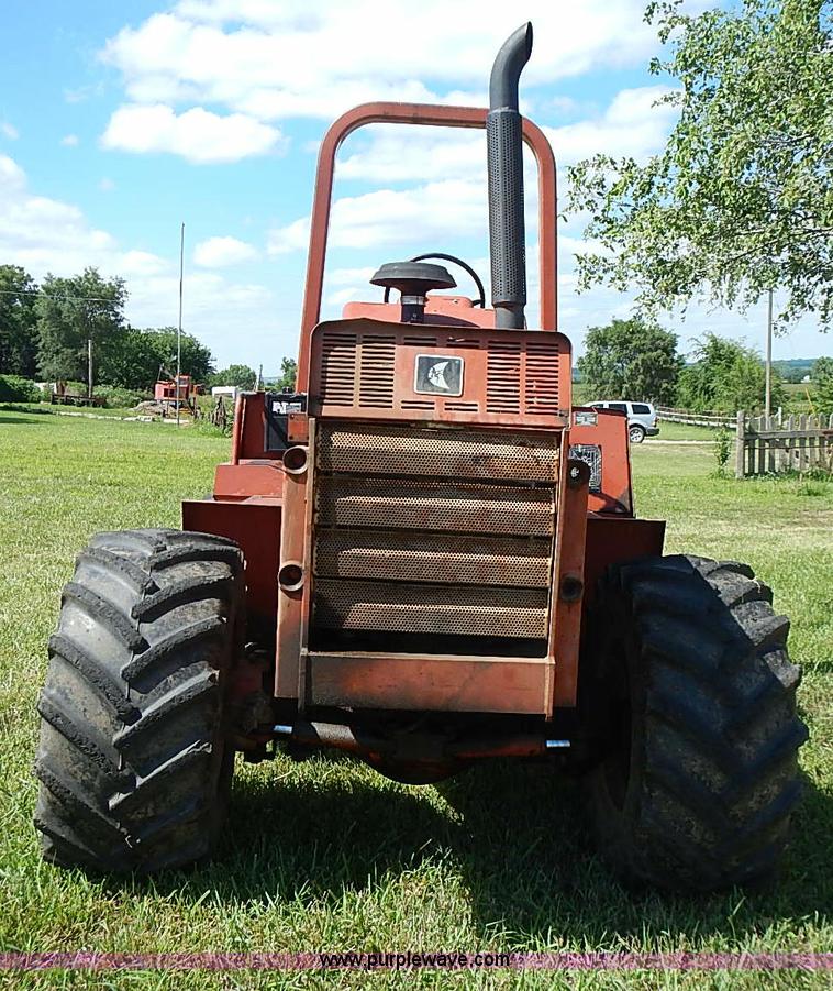 image for item J2073 1994 Ditch Witch 8020 trencher
