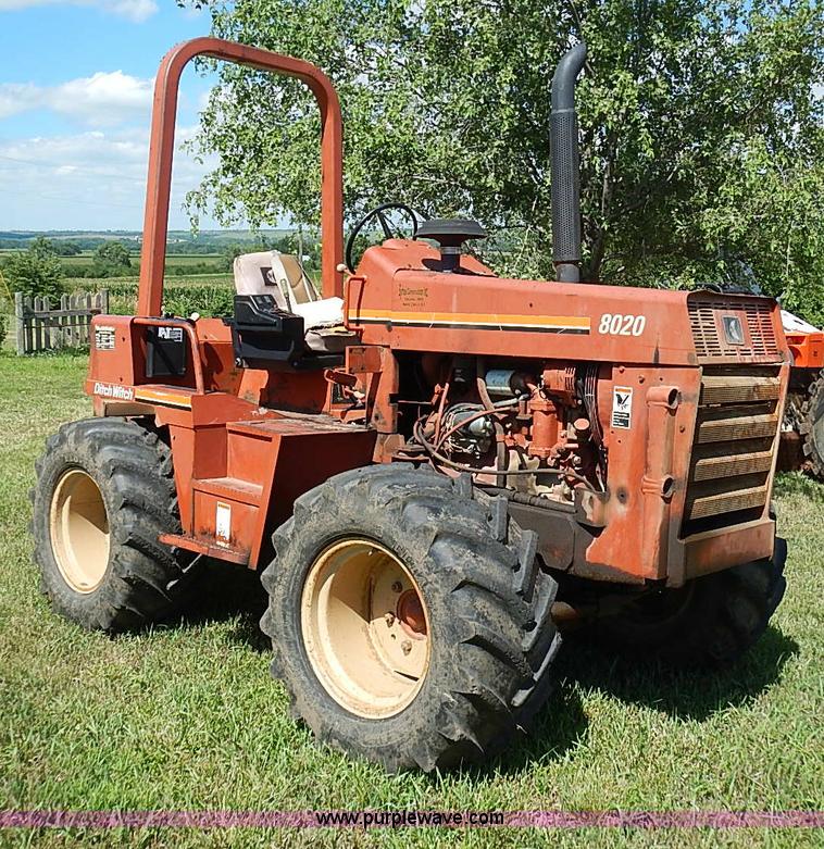 image for item J2073 1994 Ditch Witch 8020 trencher