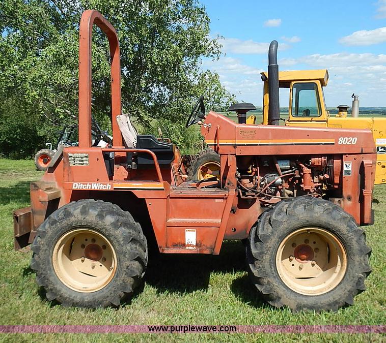 image for item J2073 1994 Ditch Witch 8020 trencher