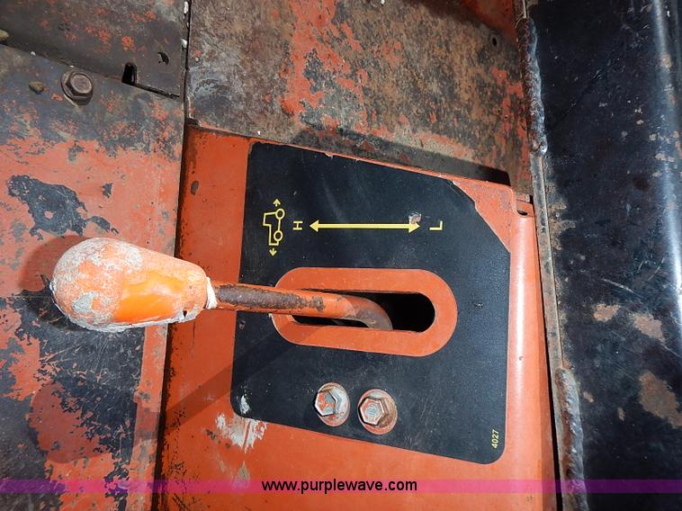 image for item J2073 1994 Ditch Witch 8020 trencher