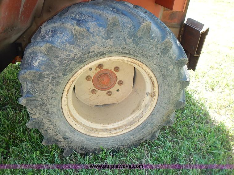 image for item J2073 1994 Ditch Witch 8020 trencher