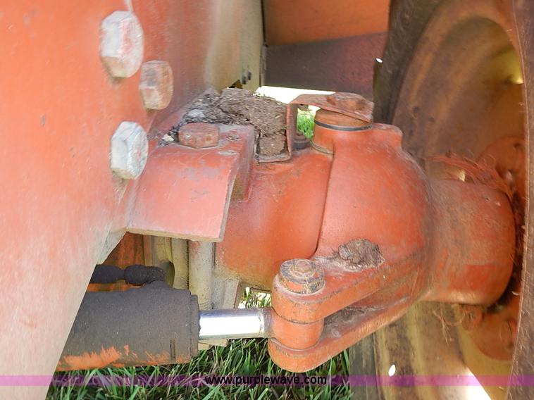 image for item J2073 1994 Ditch Witch 8020 trencher