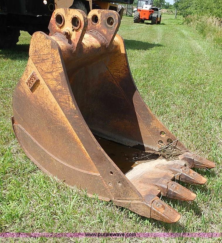 image for item J2106 Case four tooth excavator bucket