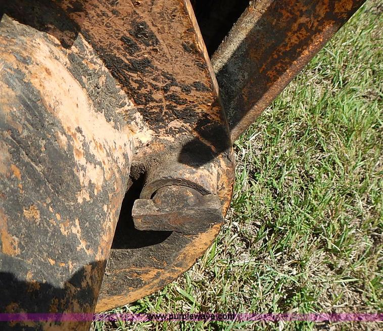 image for item J2107 1985 Drott 40BYR Cruz-air rubber tire excavator