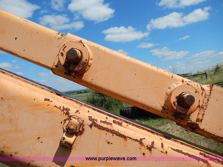 image for item J2107 1985 Drott 40BYR Cruz-air rubber tire excavator