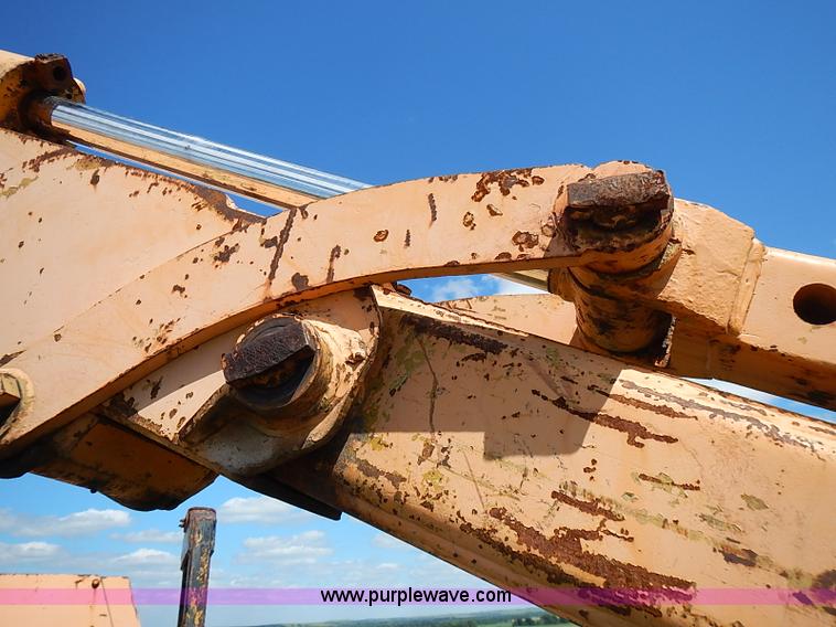 image for item J2107 1985 Drott 40BYR Cruz-air rubber tire excavator