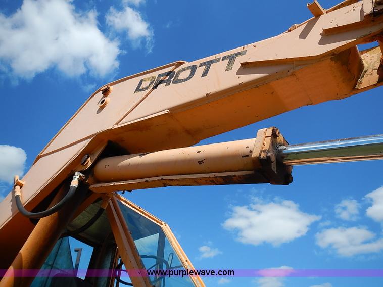 image for item J2107 1985 Drott 40BYR Cruz-air rubber tire excavator