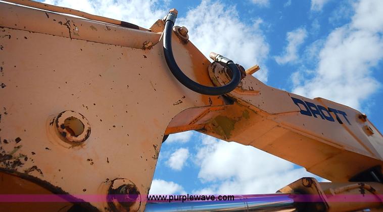 image for item J2107 1985 Drott 40BYR Cruz-air rubber tire excavator