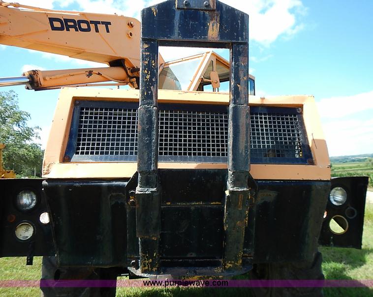 image for item J2107 1985 Drott 40BYR Cruz-air rubber tire excavator