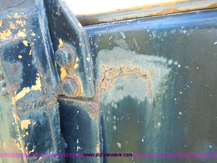 image for item J2107 1985 Drott 40BYR Cruz-air rubber tire excavator