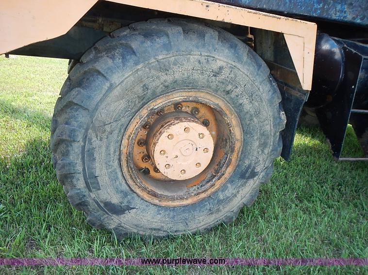 image for item J2107 1985 Drott 40BYR Cruz-air rubber tire excavator