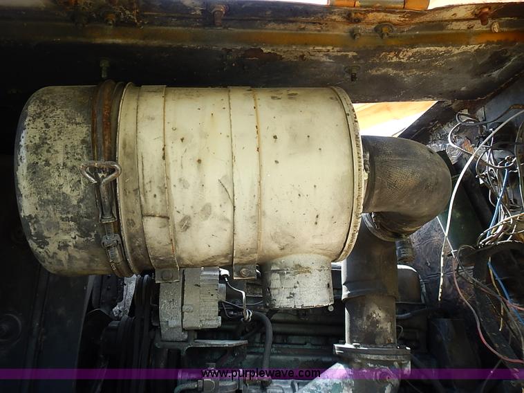 image for item J2107 1985 Drott 40BYR Cruz-air rubber tire excavator