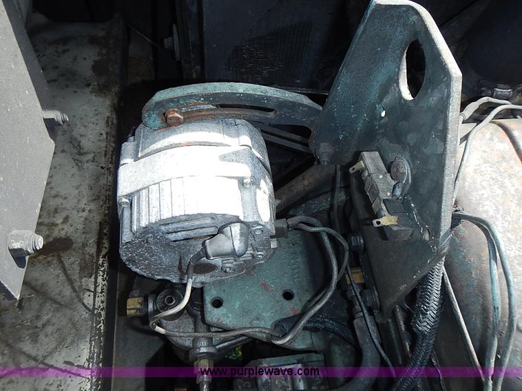 image for item J2107 1985 Drott 40BYR Cruz-air rubber tire excavator