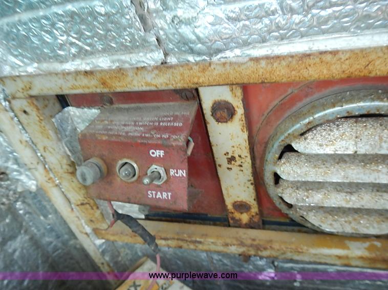 image for item J2107 1985 Drott 40BYR Cruz-air rubber tire excavator