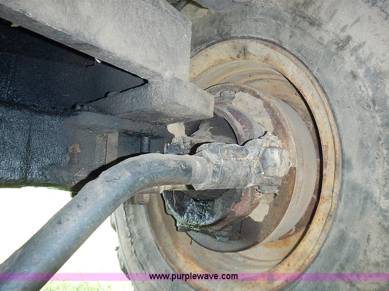 image for item J2107 1985 Drott 40BYR Cruz-air rubber tire excavator