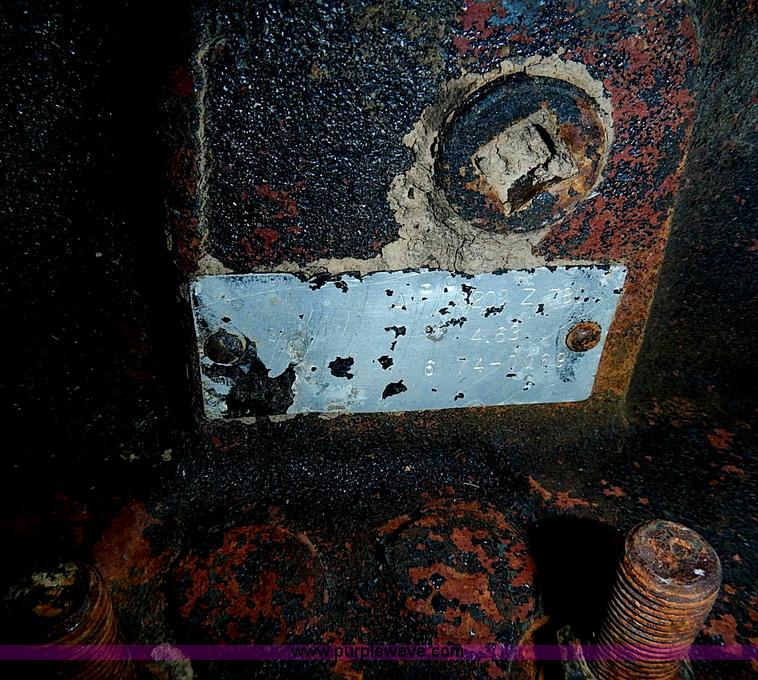 image for item J2107 1985 Drott 40BYR Cruz-air rubber tire excavator