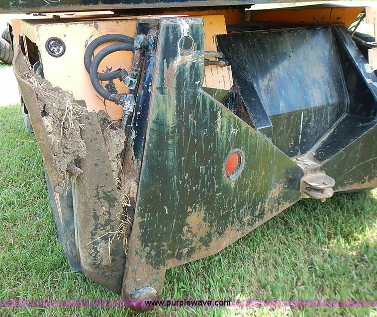 image for item J2107 1985 Drott 40BYR Cruz-air rubber tire excavator