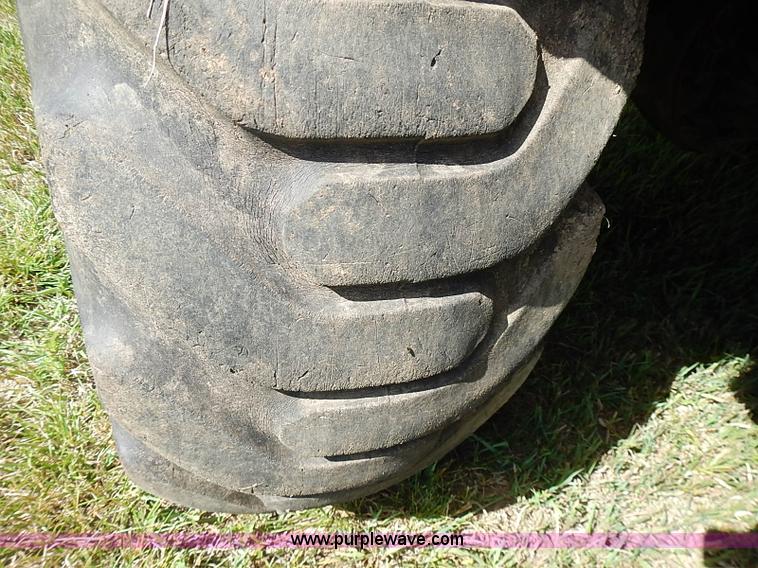 image for item J2107 1985 Drott 40BYR Cruz-air rubber tire excavator