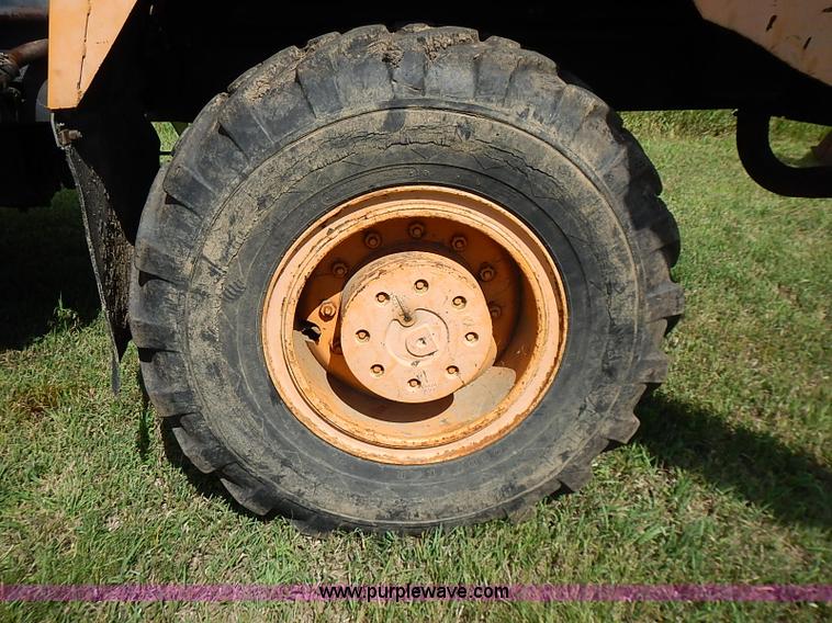 image for item J2107 1985 Drott 40BYR Cruz-air rubber tire excavator