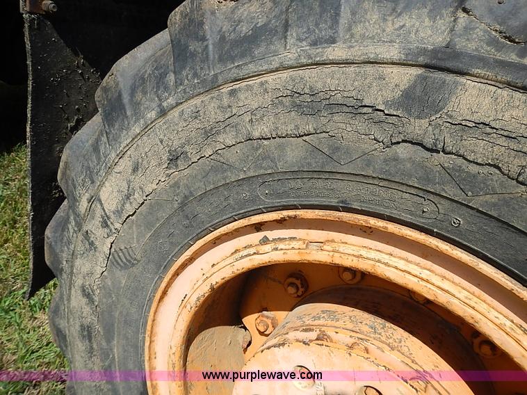 image for item J2107 1985 Drott 40BYR Cruz-air rubber tire excavator