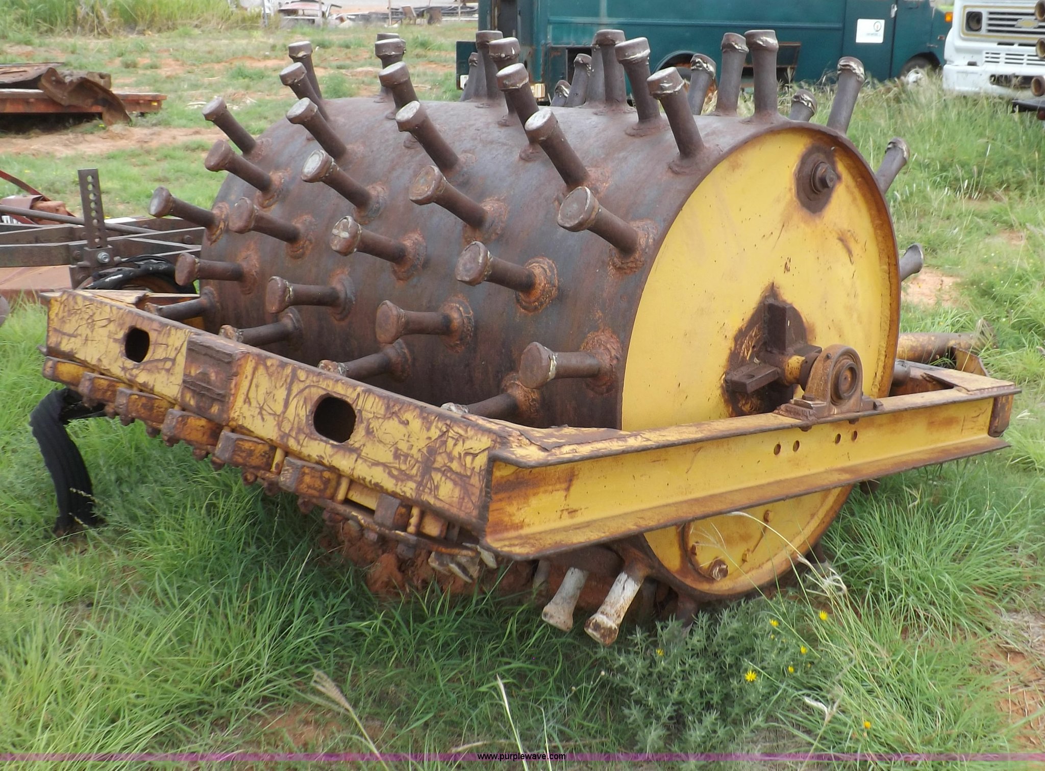 Single drum sheep foot roller in Woodward, OK Item H1781 sold Purple Wave