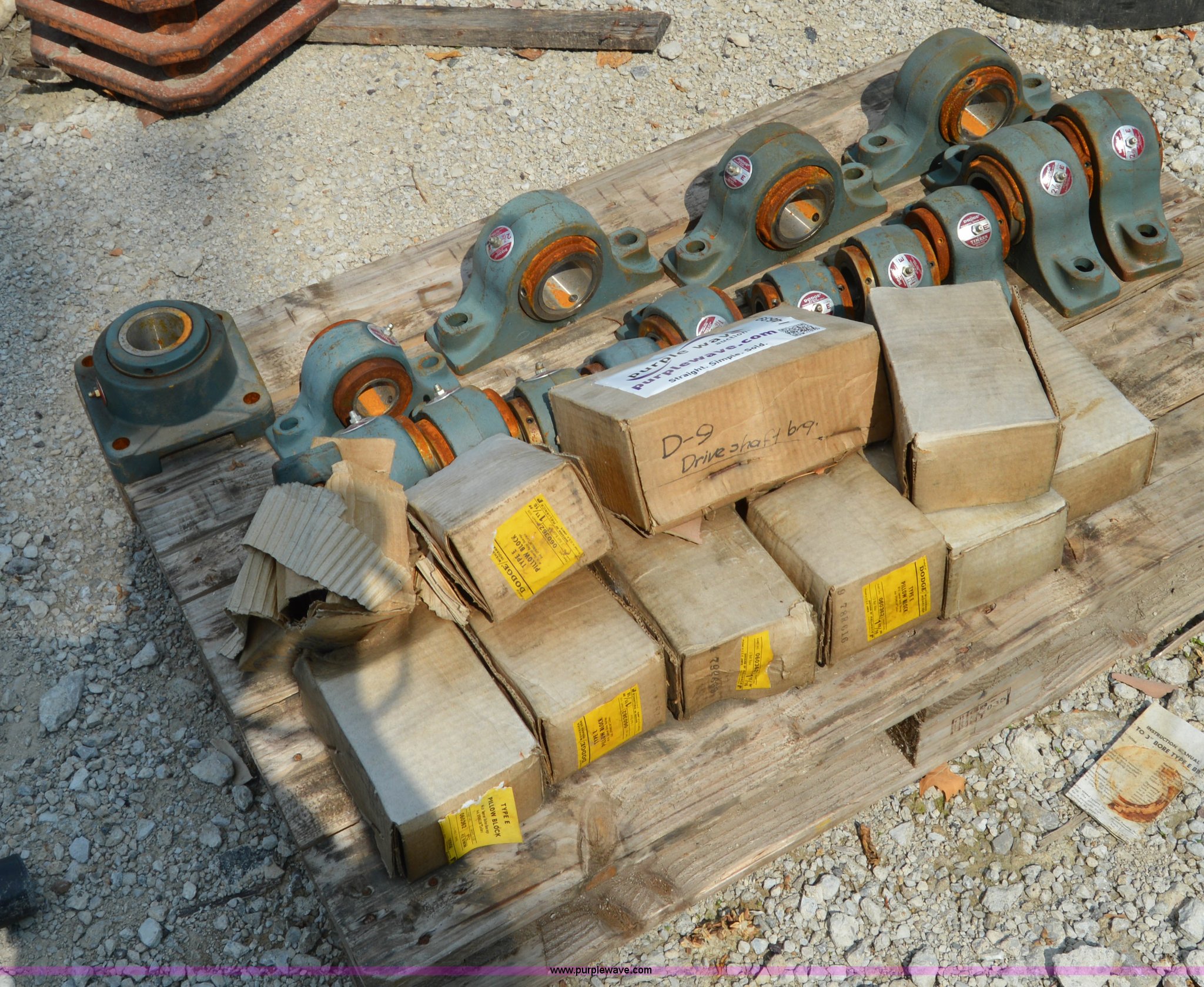 Pillar bearings in Kansas City, MO Item I4639 sold Purple Wave