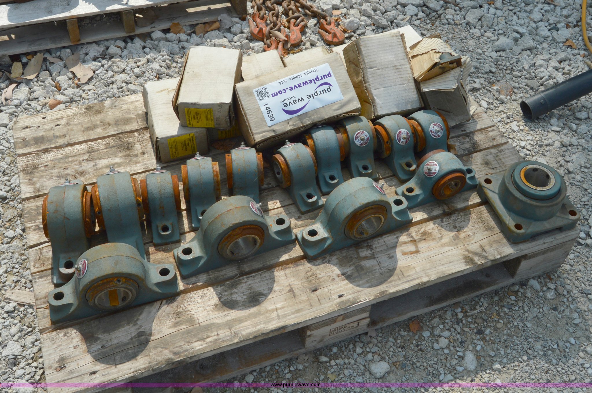 Pillar bearings in Kansas City, MO Item I4639 sold Purple Wave