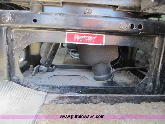 image for item AC9364 1984 Mack R686ST semi truck