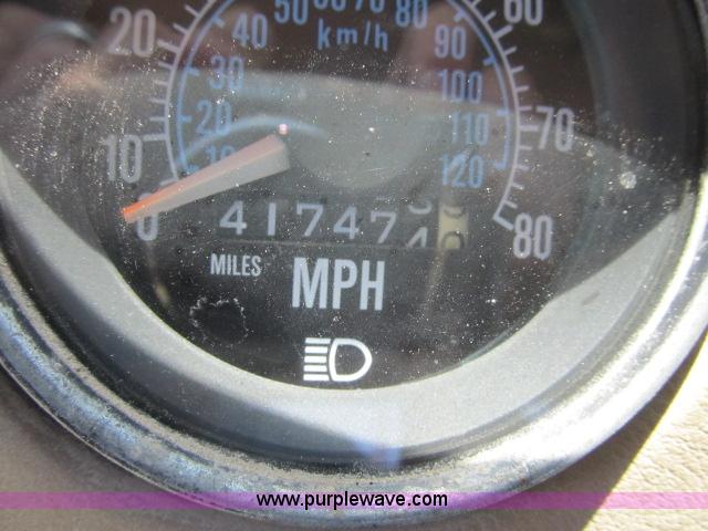 image for item AC9364 1984 Mack R686ST semi truck