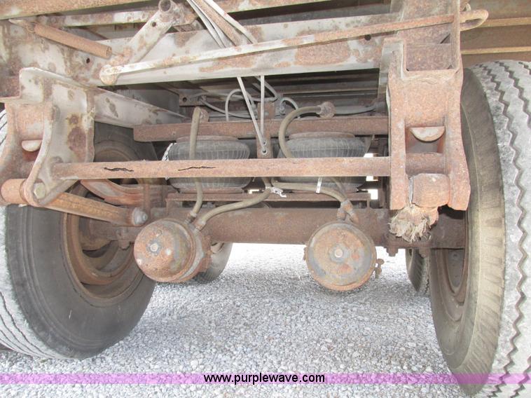 image for item F7465 1992 Wabash SA-96MC dry van trailer