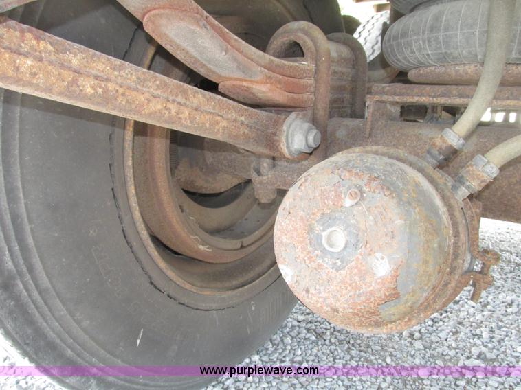 image for item F7465 1992 Wabash SA-96MC dry van trailer