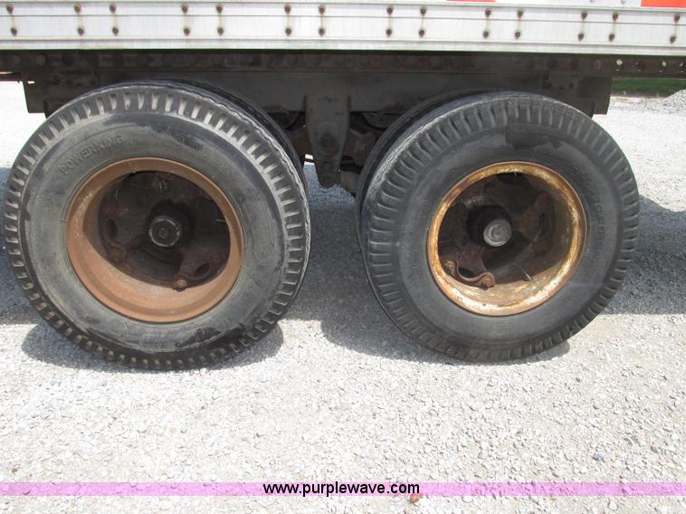 image for item F7465 1992 Wabash SA-96MC dry van trailer