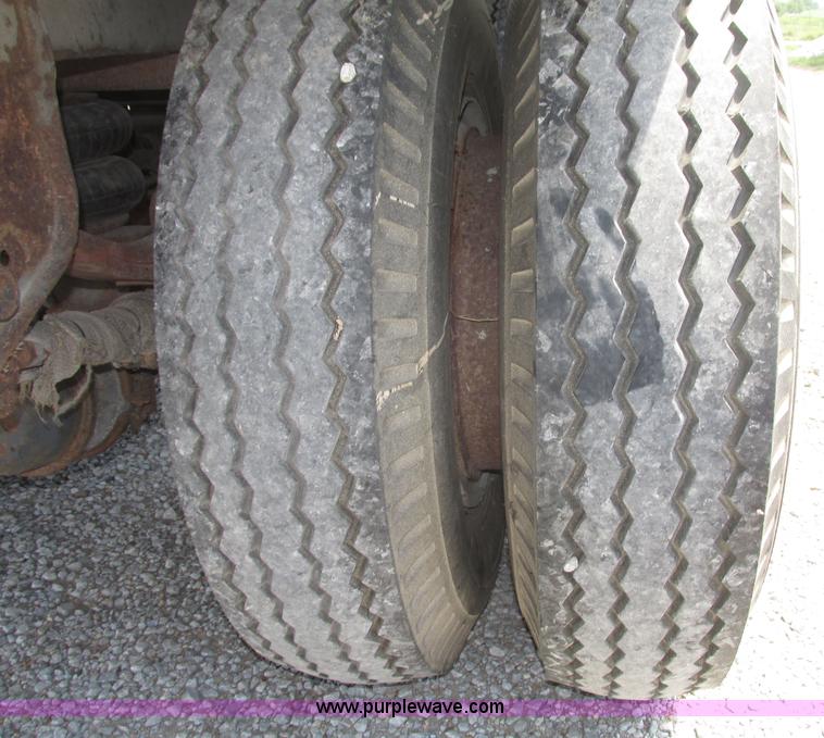 image for item F7465 1992 Wabash SA-96MC dry van trailer