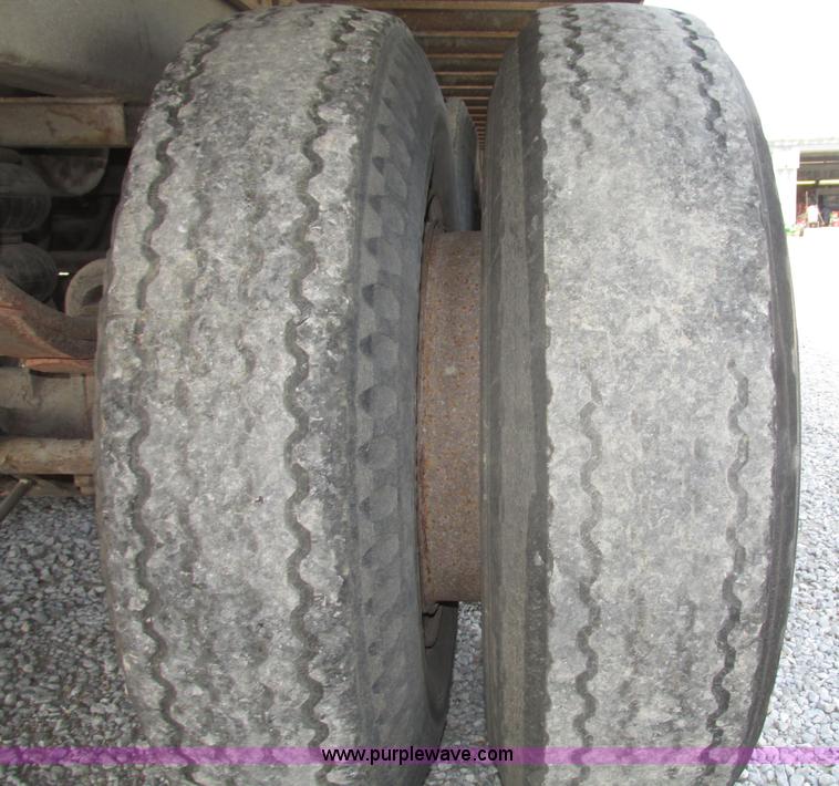 image for item F7465 1992 Wabash SA-96MC dry van trailer