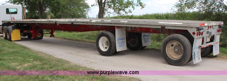 image for item G5393 1994 Featherlite 1010 flatbed trailer