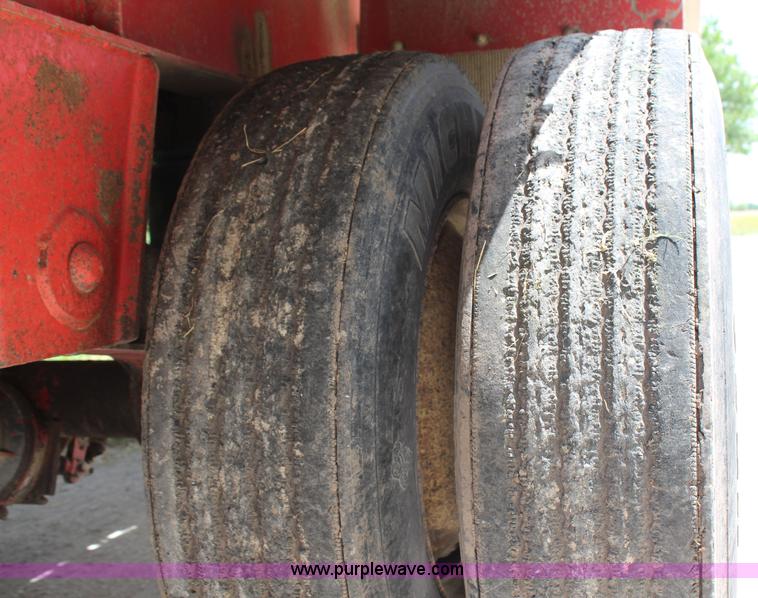 image for item G5393 1994 Featherlite 1010 flatbed trailer