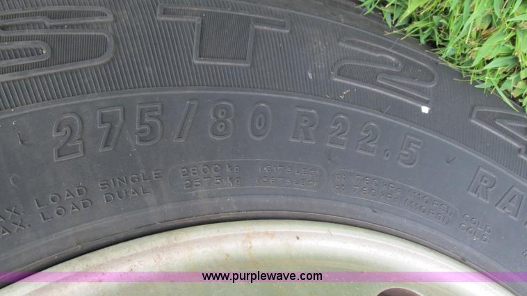 image for item G9462 2005 Freightliner Century Class ST120 semi truck