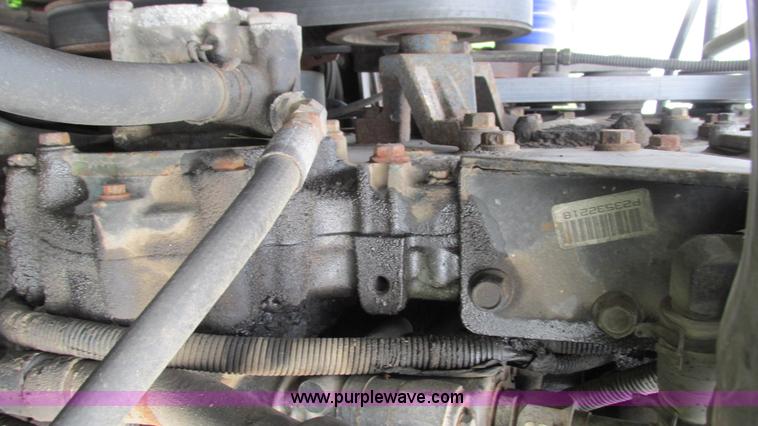 image for item G9462 2005 Freightliner Century Class ST120 semi truck